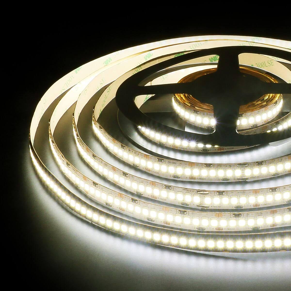 фото светодиодная лента elektrostandard 24w/m 240led/m 2835smd дневной белый 5m a050175 | 220svet.ru